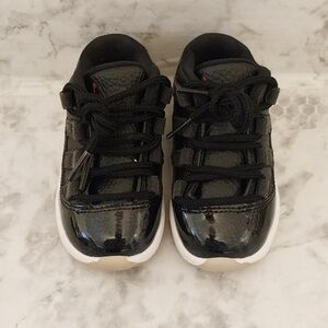 Pre-owned 2021 Jordan 11 retro low 72-10